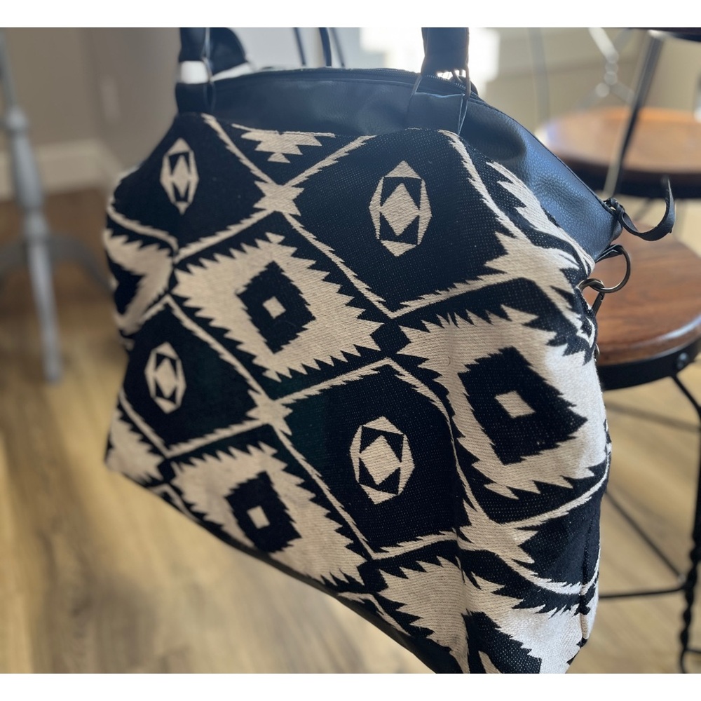 Women’s Travel Tote
